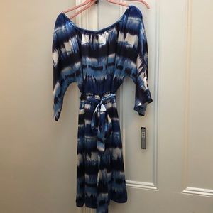 Tahari mid sleeve silk like dress